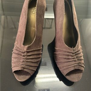 Elegant Brown Peep-Toe Heels